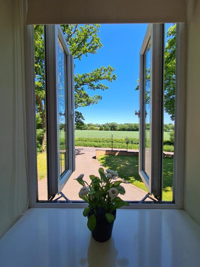 Beautiful Country Apartment, Rated Exceptional 考文垂 外观 照片